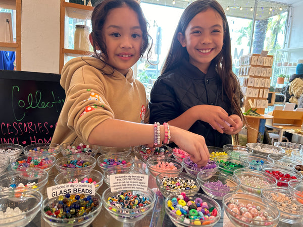 Friday, November 22nd or December 6th, 6-8:30pm :: I Heart TS, Moments & Making Friendship Bracelets