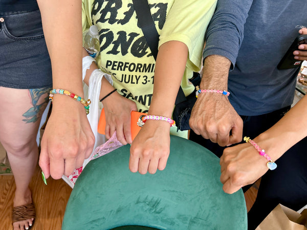 Friday, November 22nd or December 6th, 6-8:30pm :: I Heart TS, Moments & Making Friendship Bracelets