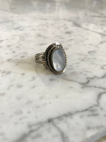 Gaby Mother of Pearl Ring