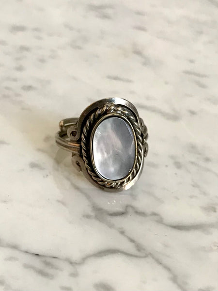 Gaby Mother of Pearl Ring