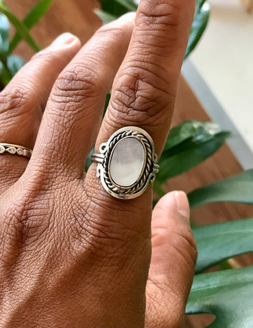 Gaby Mother of Pearl Ring